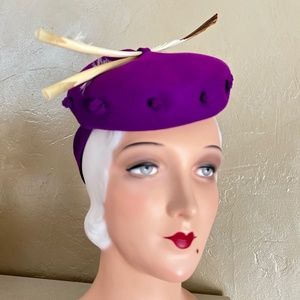 WONDERFUL 1930s' PURPLE FELT TILT HAT WITH LONG FEATHERS AND FELT KNOTS
